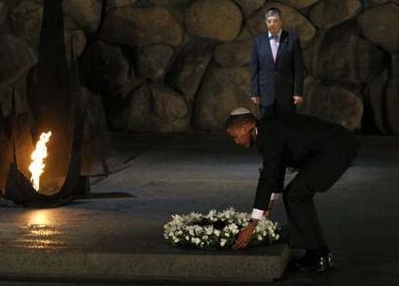 obama-wreath[1].jpg